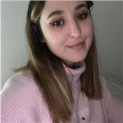 Bonjour à toi ! Je suis ici pour t’aider à améliorer et à pratiquer la langue français comme il se doit. Je suis actuellement étudiante, j’aime enseigner et aider. Si tu es intéressé contactes moi !